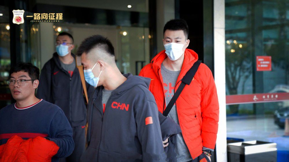 “只需在社交媒体快速搜索，就可以看到对于胡珀的尖酸批评、辱骂和威胁，这是社交媒体非实名的残酷影响，胡珀不应该因为在足球比赛中没有吹罚攻方有利而受到如此可怕的对待。
